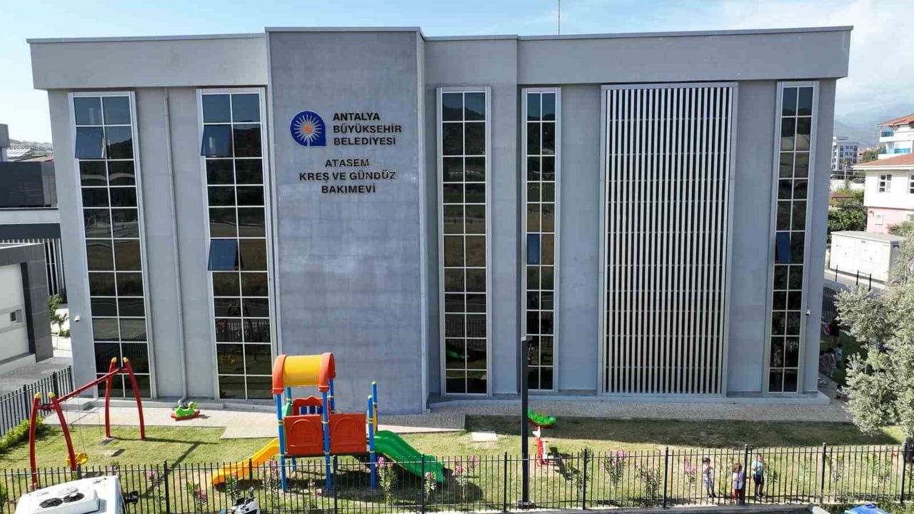 ANTALYA BÜYÜKŞEHİR BELEDİYESİ, ÇOCUKLARIN VE ÖĞRENCİLERİN EĞİTİM HAYATINI DESTEKLEYEN SOSYAL...