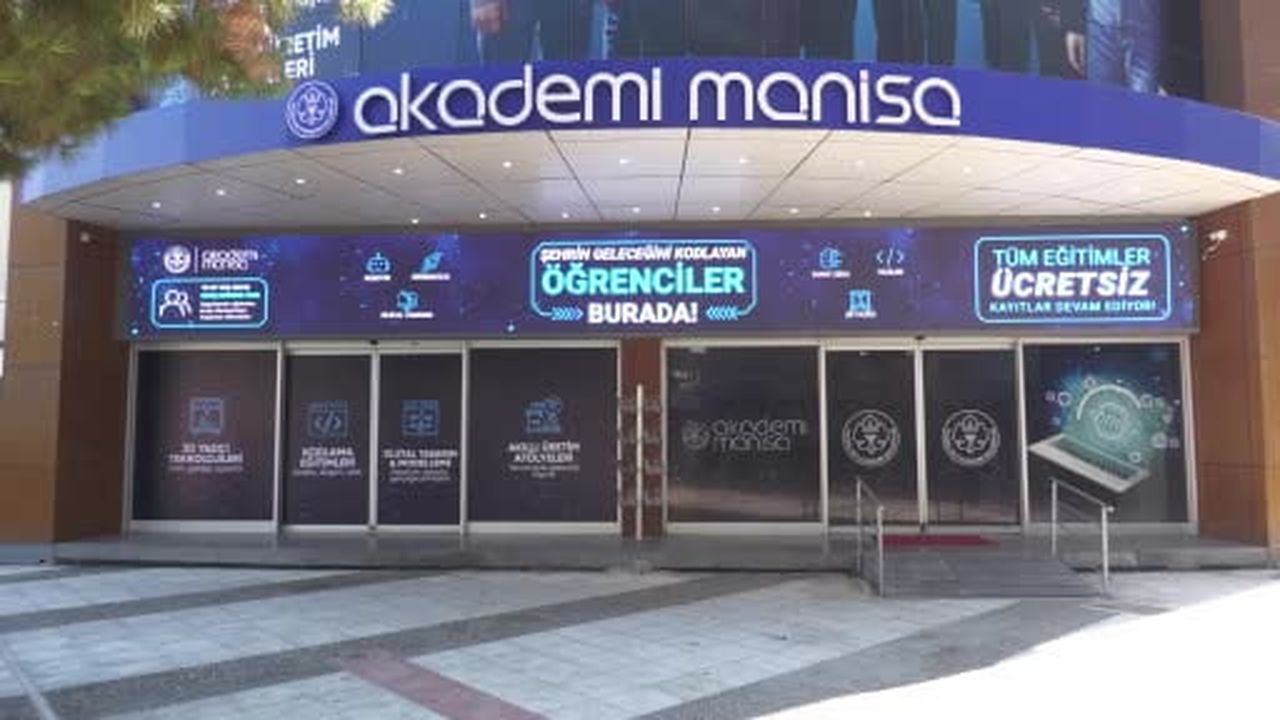 Akademi Manisa'da geleceğin yazılımcıları yetişiyor