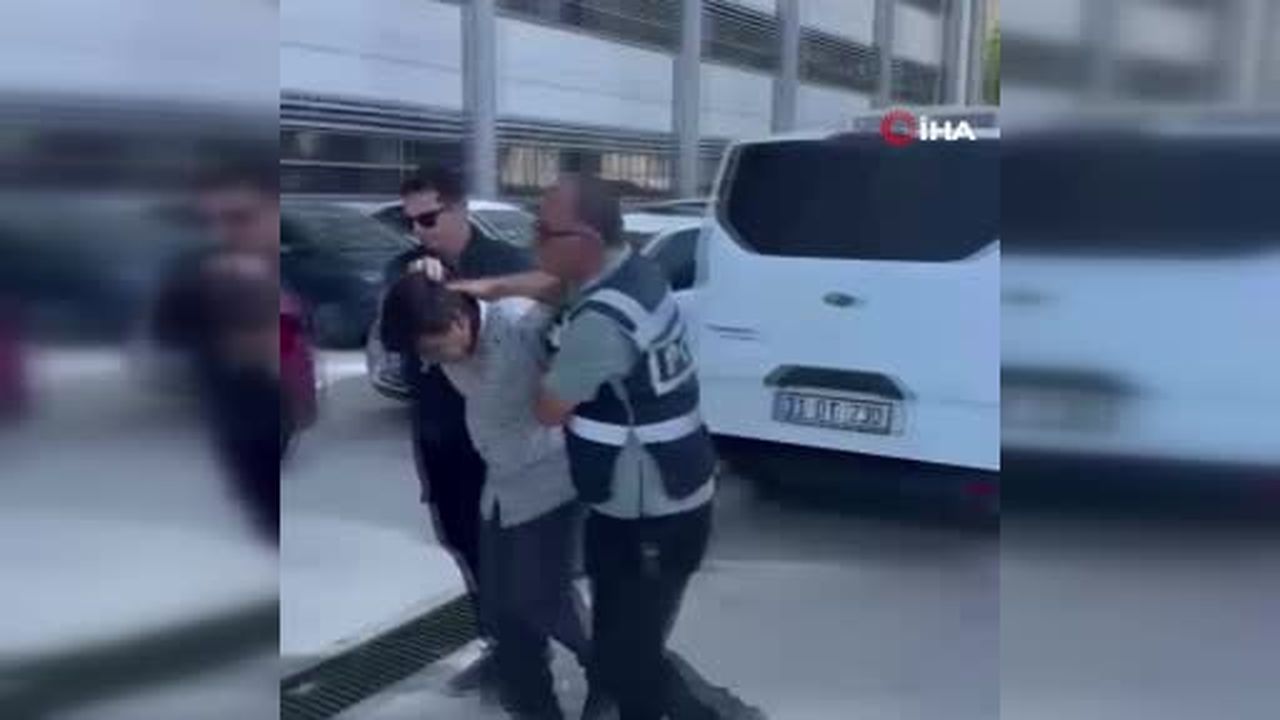 Alkolün etkisindeyken 4 kişiyi palayla yaralayarak ortalığı kan gölüne çeviren şahıs...
