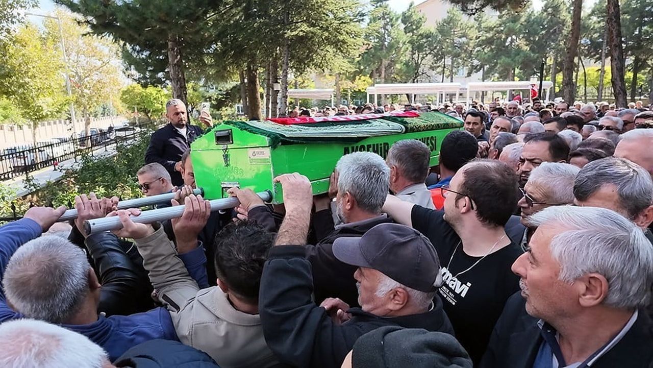 AKŞEHİR İLÇESİNDEKİ BİR KIRAATHANEDE GERÇEKLEŞTİRİLEN SALDIRIDA OTURURKEN TÜFEKLE VURULARAK...
