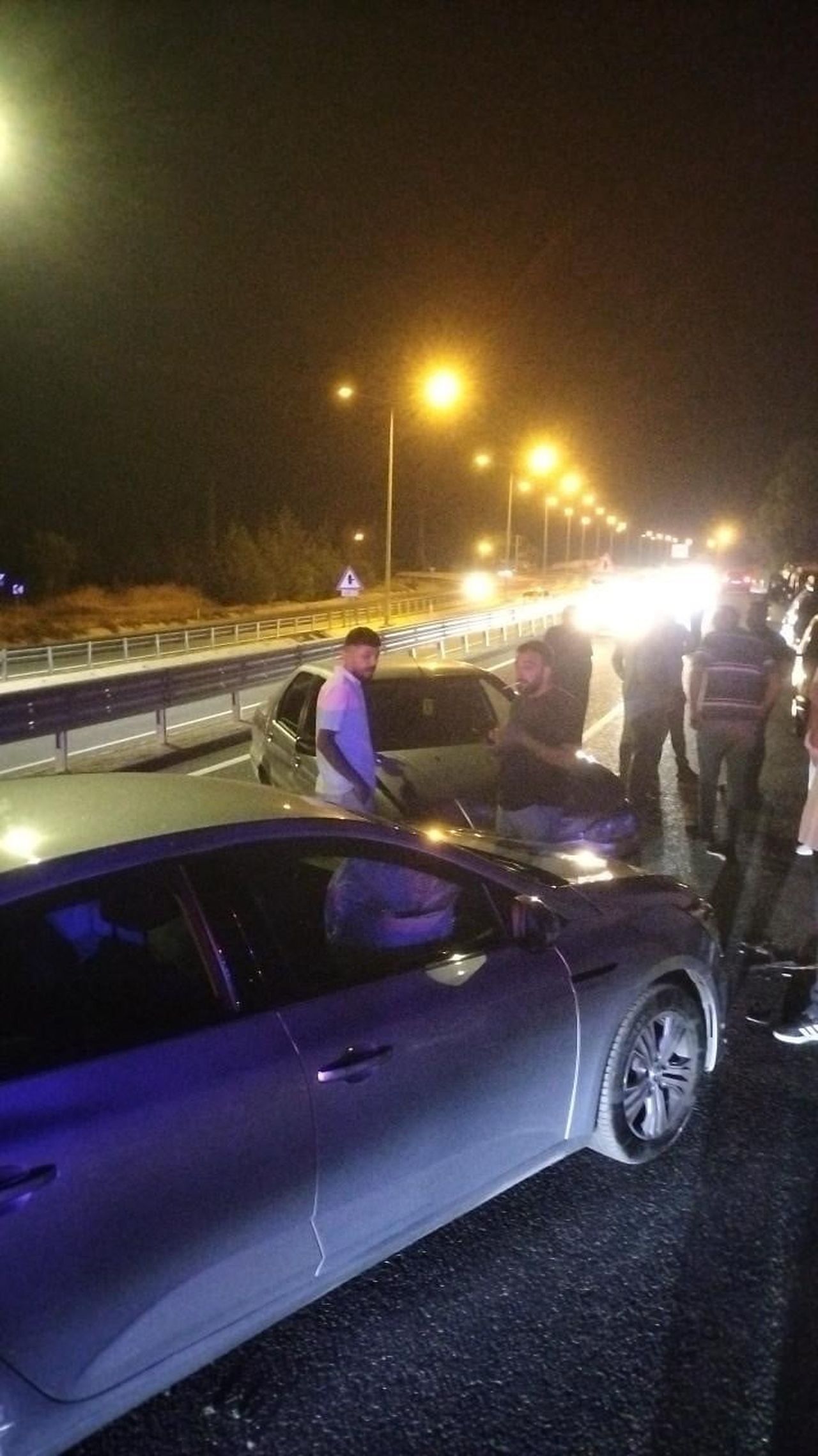 KARABÜK’ÜN SAFRANBOLU İLÇESİNDE İKİ OTOMOBİLİN ÇARPIŞMASI SONUCU 3 KİŞİ HAFİF ŞEKİLDE...
