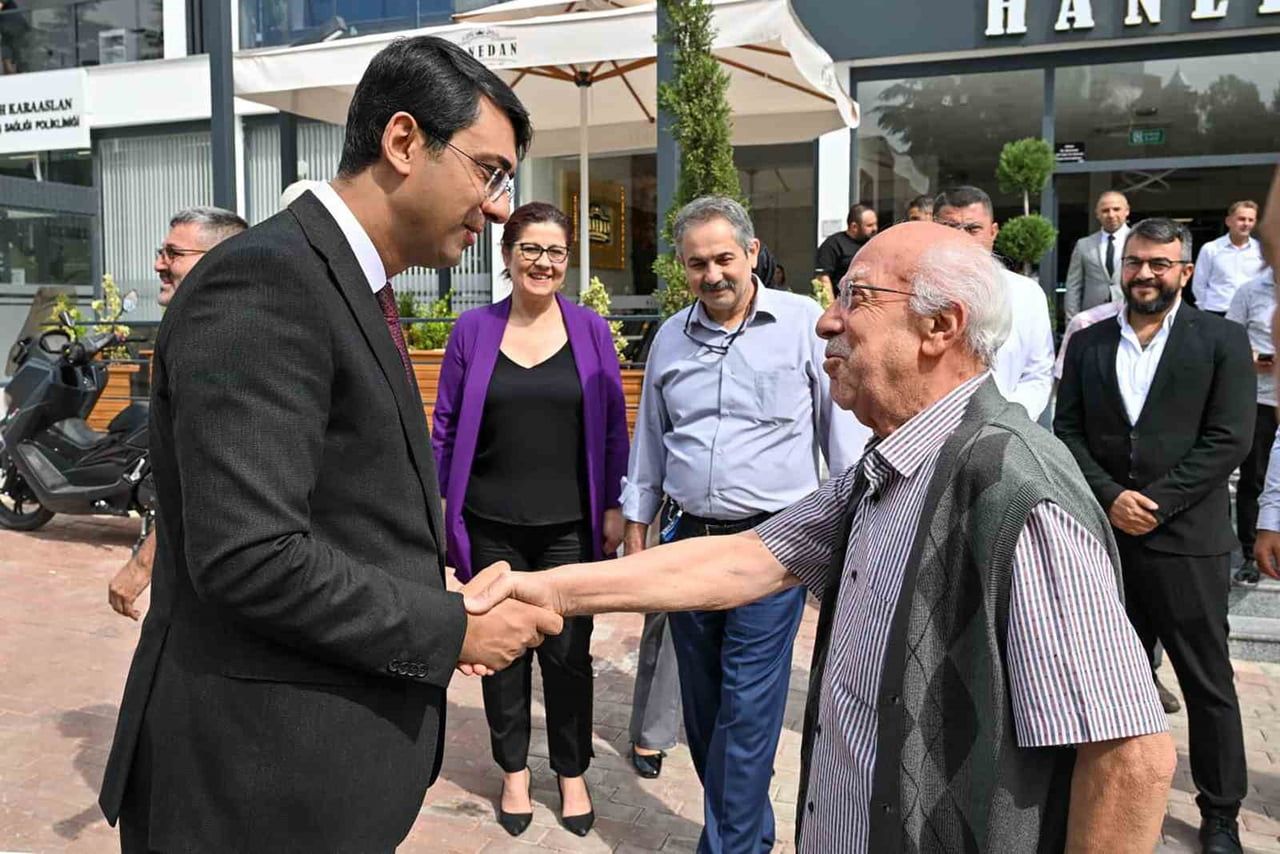 UŞAK VALİSİ SERDAR KARTAL, MERKEZ İLÇE MAHALLE MUHTARLARIYLA KAHVALTI PROGRAMINDA BİR ARAYA...