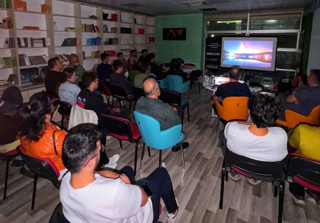 GENÇLER FOTOĞRAFÇILIK EĞİTİMİYLE KENDİ HİKÂYELERİNİ KARELERE SIĞDIRIYOR