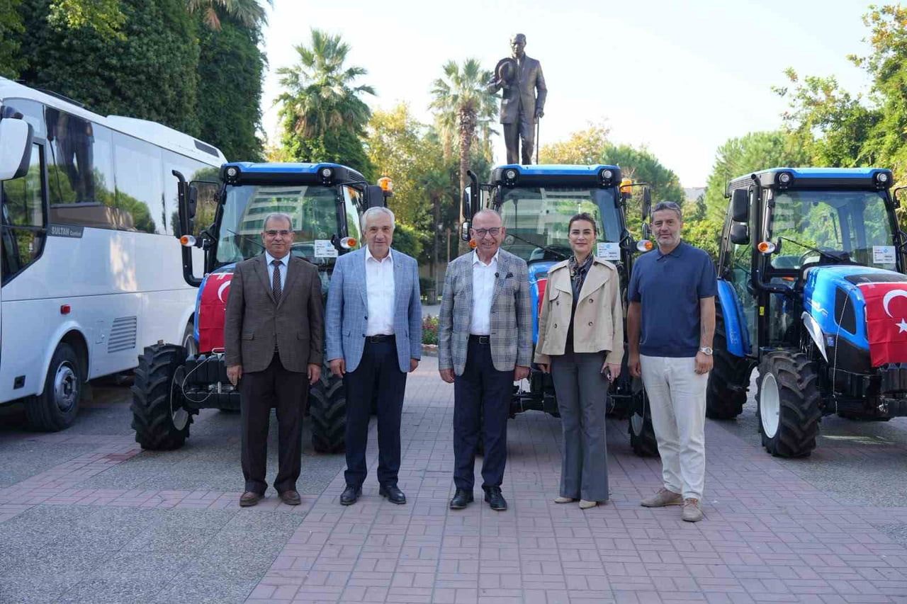 TURGUTLU BELEDİYESİ, HİZMETLERİN DAHA HIZLI VE ETKİN YÜRÜTÜLMESİ AMACIYLA ARAÇ FİLOSUNA 29 KİŞİLİK...