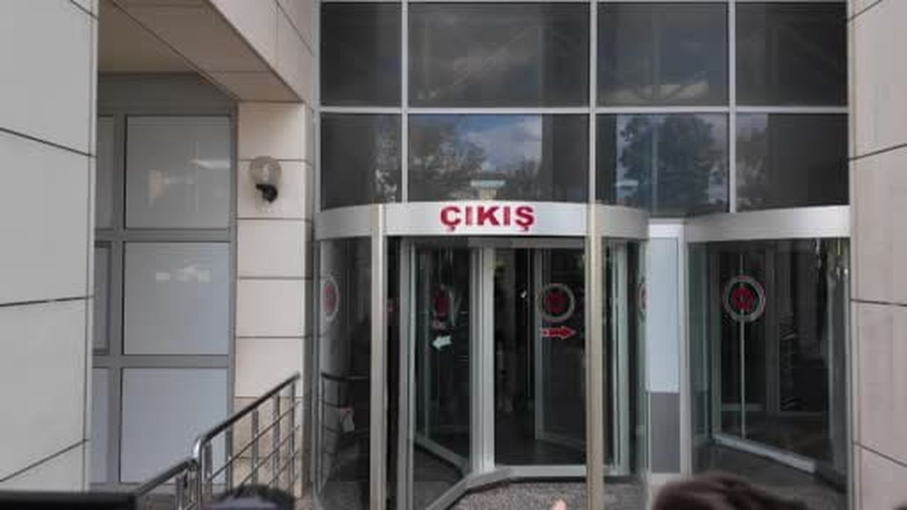 Kurtlar Vadisi dizisinin senaristleri adliyeden ayrıldı