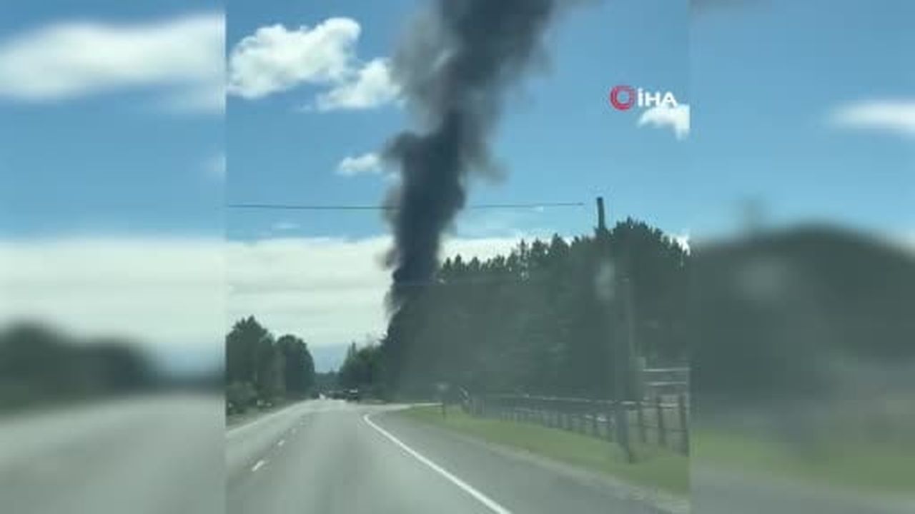 ABD’nin Michigan eyaletinde ABD ordusuna ait bir F-16 tipi savaş uçağının düştüğü, pilotun...