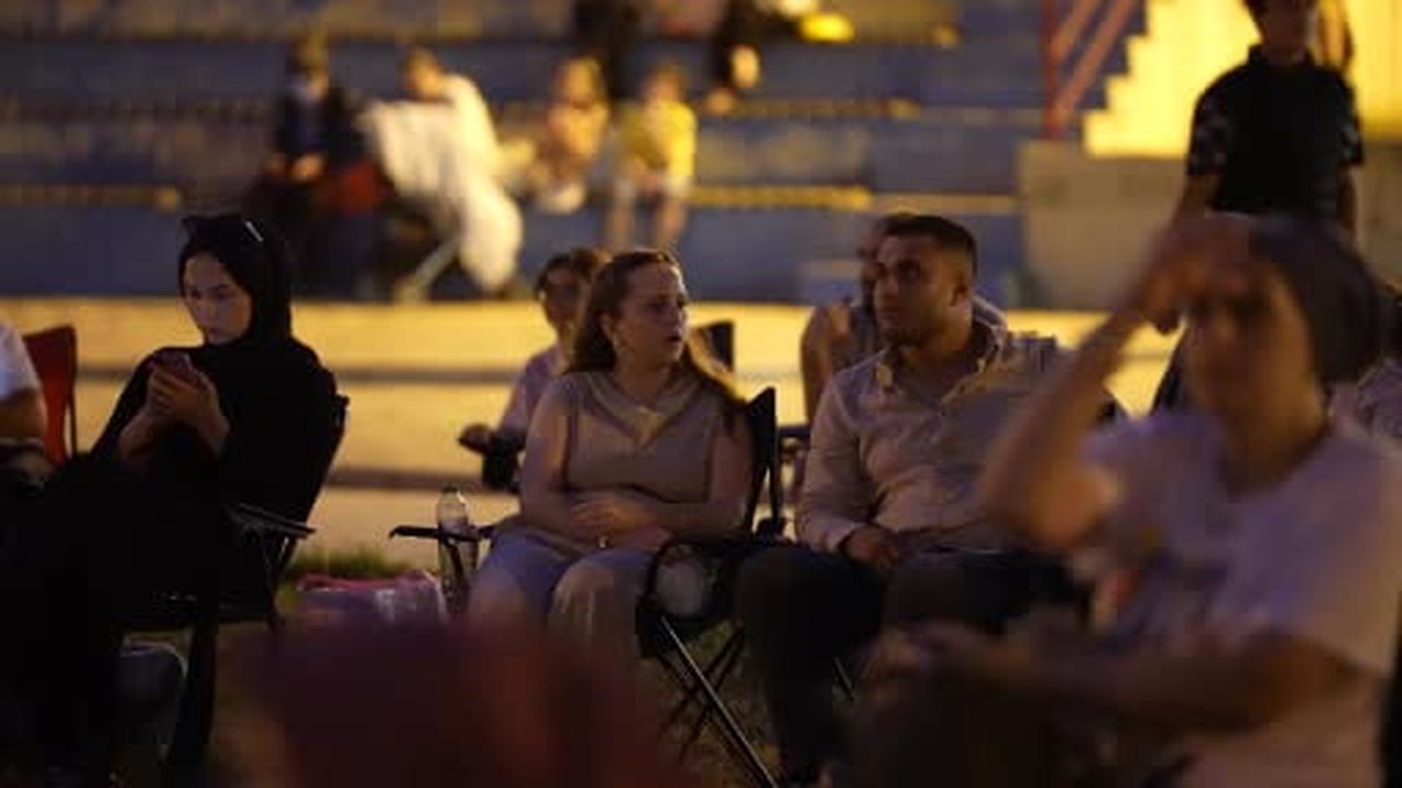 Film izlemeye geldi, evlilik teklifi aldı