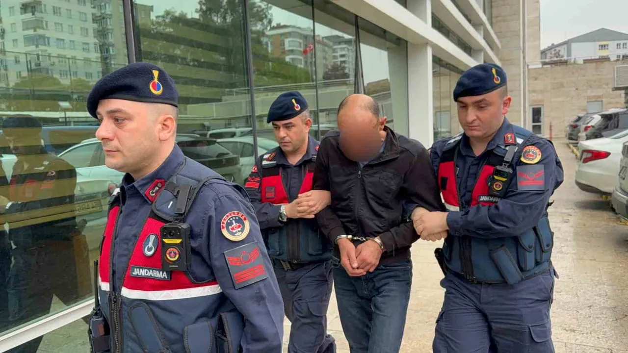 SAMSUN’UN ATAKUM İLÇESİNDE ÇALIŞTIĞI TAŞ KIRMA TESİSİNDEN 30 KİLO BAKIR KABLO ÇALAN N.Ç....