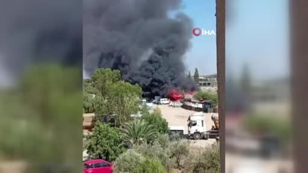 Kuzey Kıbrıs Türk Cumhuriyeti'nde (KKTC) başkent Lefkoşa'ya bağlı Metehan bölgesinde bir araçta...