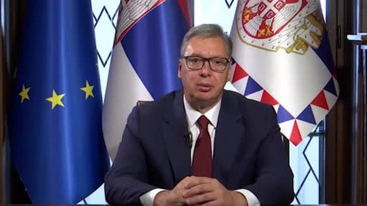 Sırbistan Cumhurbaşkanı Aleksandar Vucic, parlamentonun feshedildiğini duyuyarak erken genel...