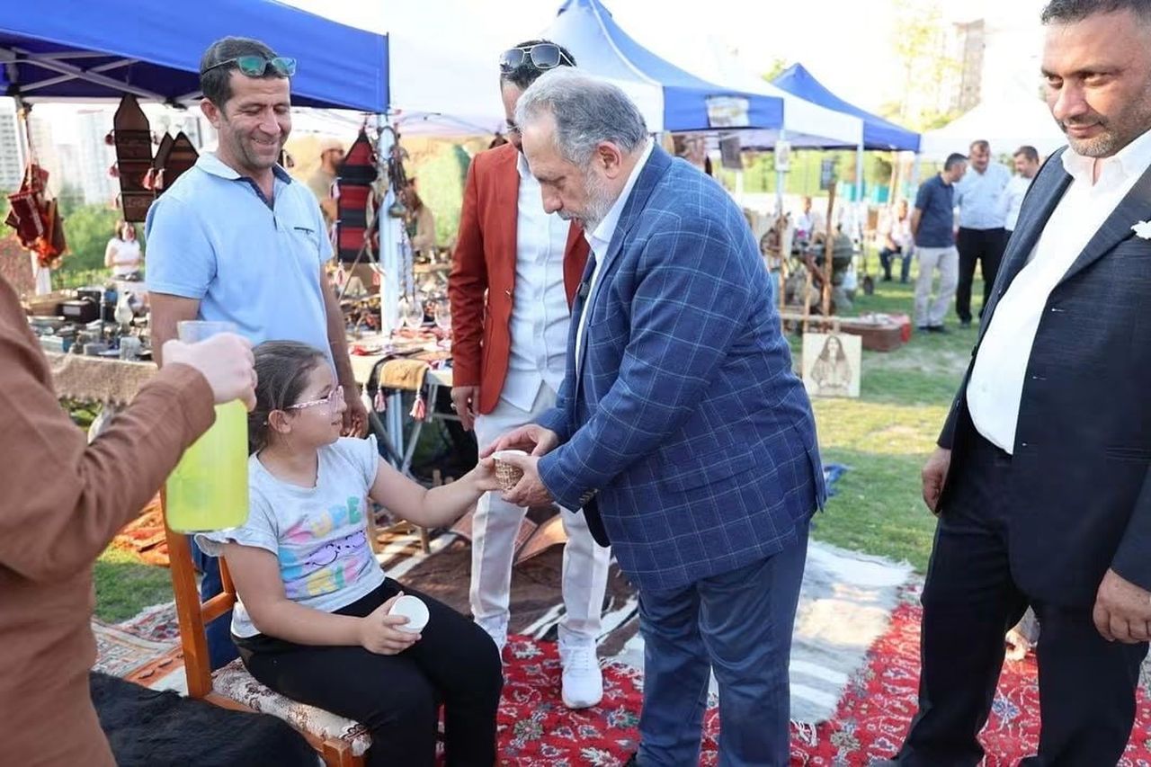 BELEDİYE BAŞKANI MUSTAFA YALÇIN TEGAHLARI GEZDİ, VATANDAŞLARLA SOHBET ETTİ