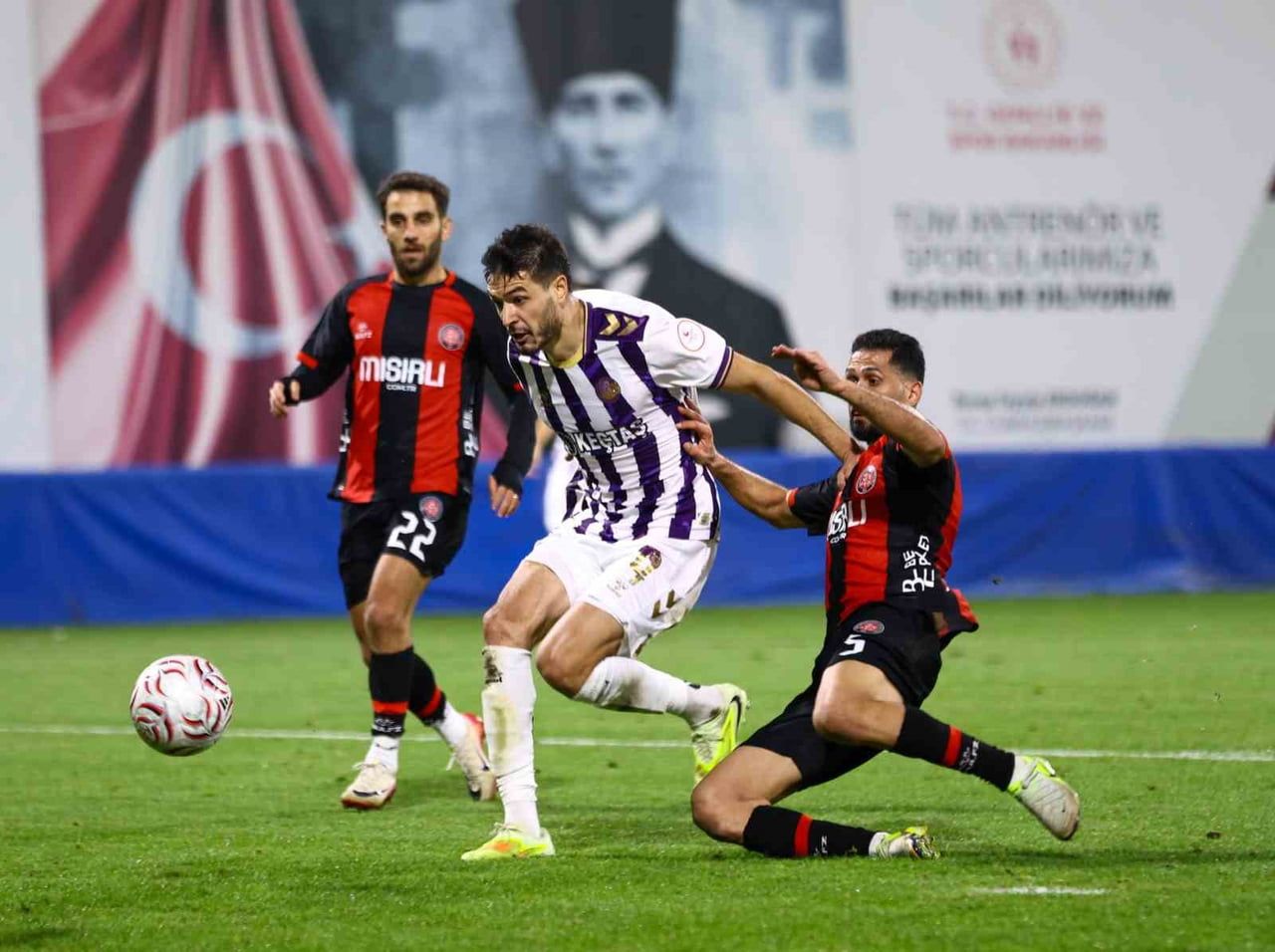 TRENDYOL 1. LİG’İN 11. HAFTASINDA FATİH KARAGÜMRÜK, KONUK ETTİĞİ ANKARA KEÇİÖRENGÜCÜ’NE 2-1 MAĞLUP...