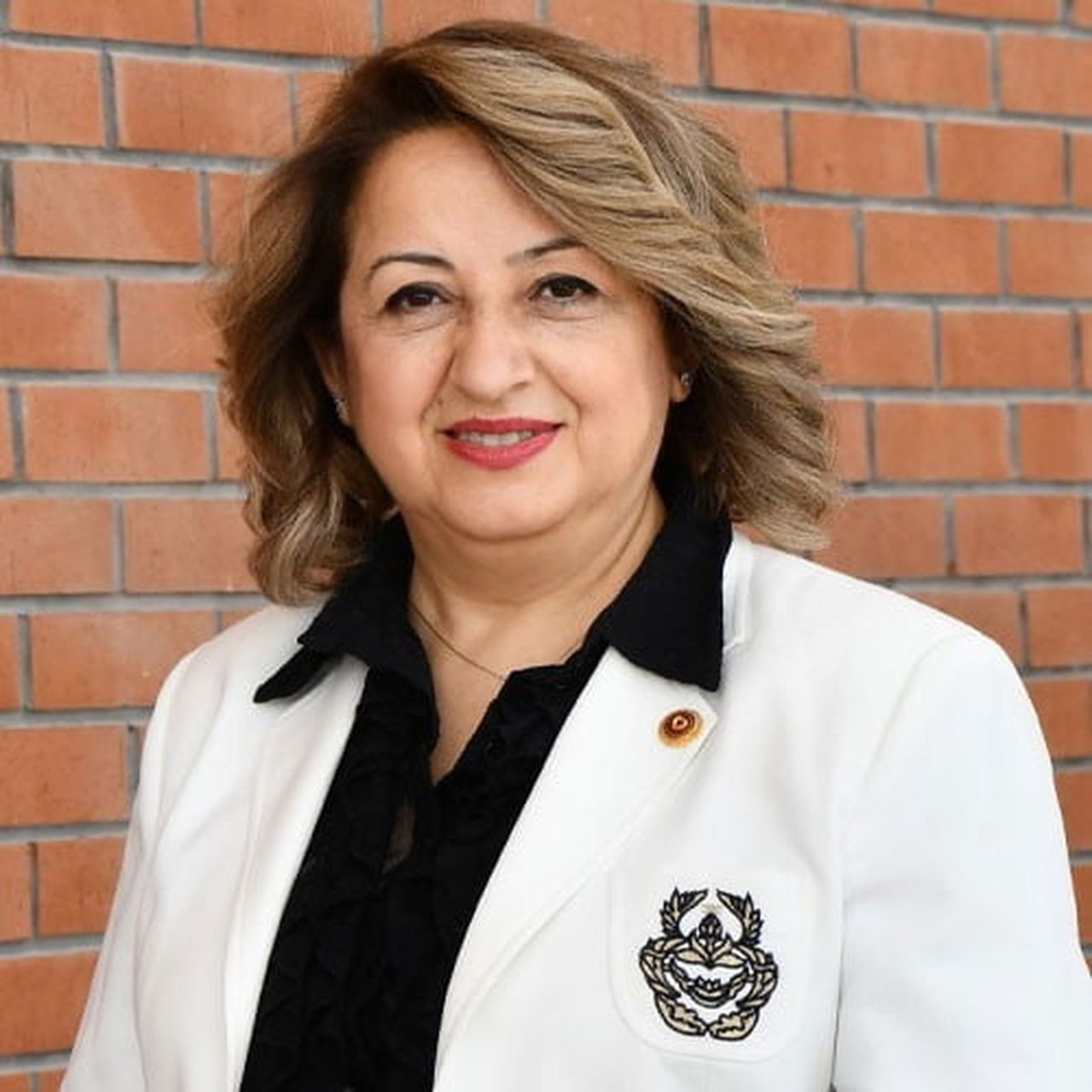 ESKİŞEHİR TEPEBAŞI BELEDİYE BAŞKAN YARDIMCISI FİKRİYE GÜVEN ZAPTİYE, GÖREVİNDEN İSTİFA...
