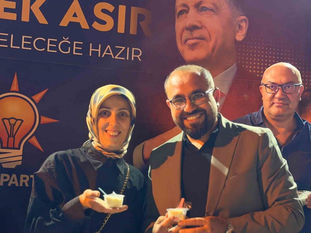 AK PARTİ'DEN DONDURMA İKRAMI