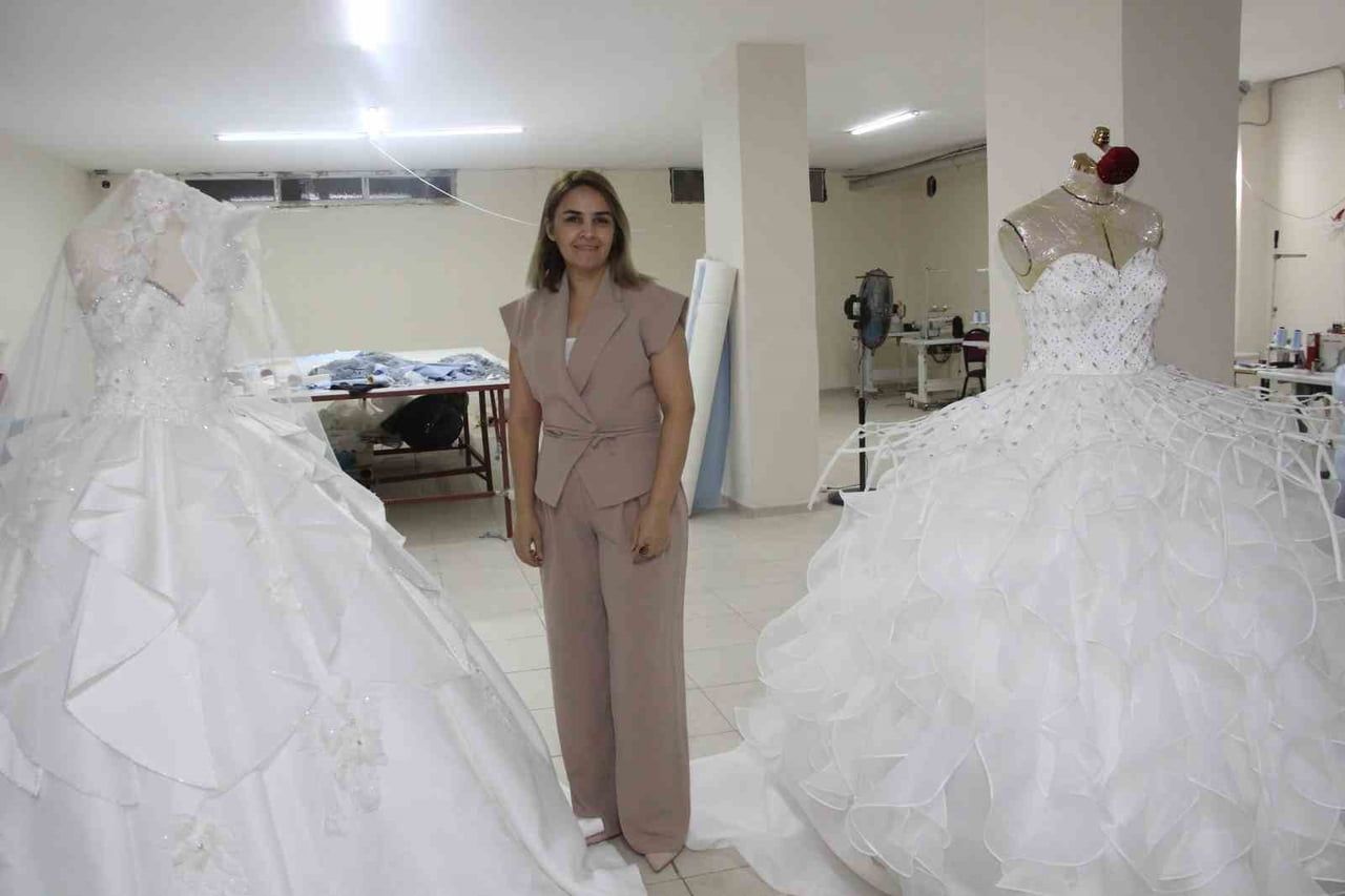 ŞIRNAK'IN CİZRE İLÇESİNDE YAŞAYAN ÜÇ ÇOCUK ANNESİ İMRAN BİLGİÇ, ANNESİNDEN ALDIĞI İLHAMLA 3 YIL...