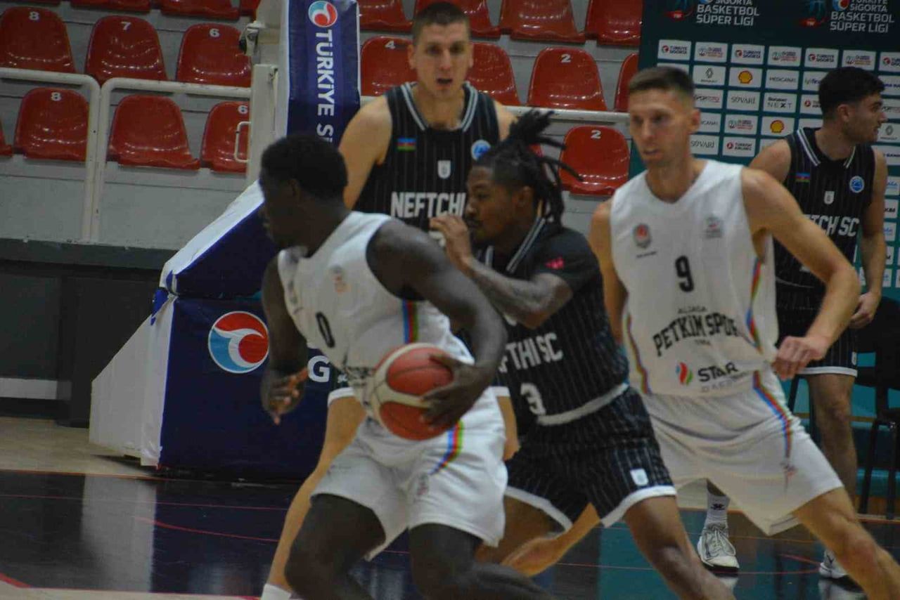 EGE CUP 2026 TURNUVASININ İLK MAÇINDA TÜRKİYE SİGORTA BASKETBOL SÜPER LİGİ EKİPLERİNDEN ALİAĞA...