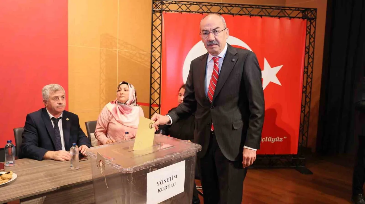 KAYSERİ TİCARET ODASI’NDA (KTO) ORGAN SEÇİMLERİNİN ARDINDAN YAPILAN İLK MECLİS TOPLANTISINDA...
