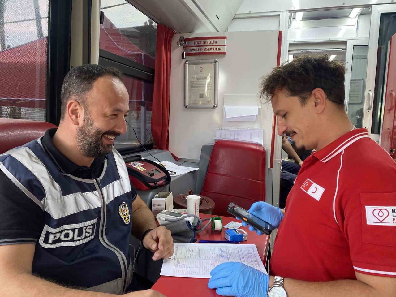 BİLECİK'TE 48 KİŞİ HAYAT KURTARMAK İÇİN KAN VERDİ
