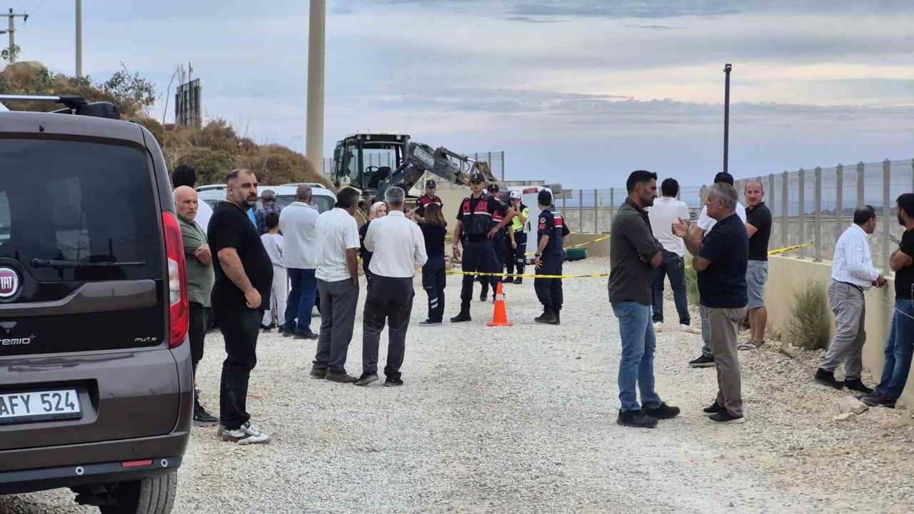 MUĞLA'NIN BODRUM İLÇESİNDE KONTROLDEN ÇIKAN KAMYONETİN DEVRİLMESİ SONUCU MEYDANA GELEN KAZADA 15...