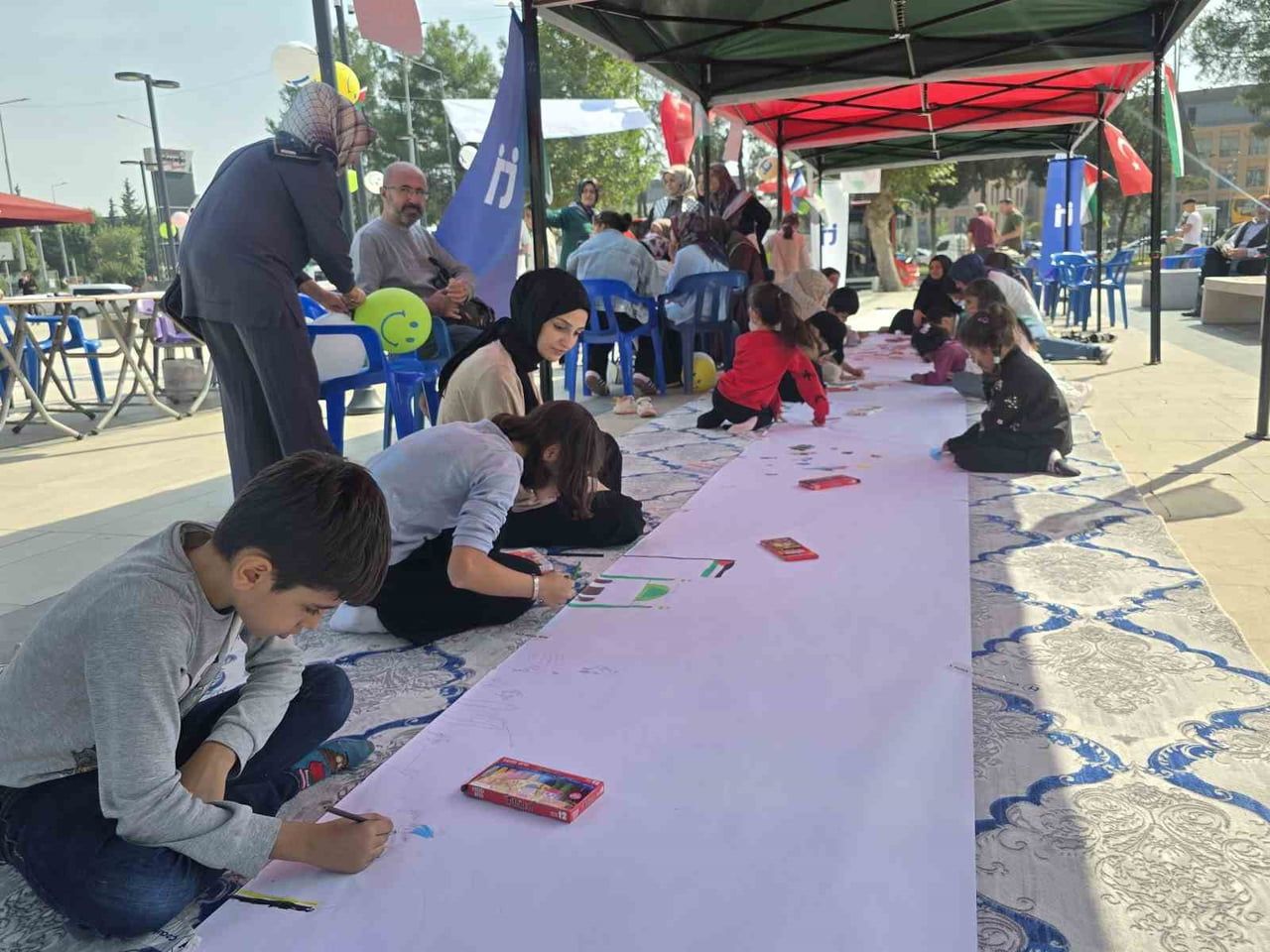 ADIYAMAN’DA, GAZZE’DE YAŞANAN İNSANLIK DRAMINA DİKKAT ÇEKMEK VE FİLİSTİNLİ ÇOCUKLARLA DAYANIŞMA...