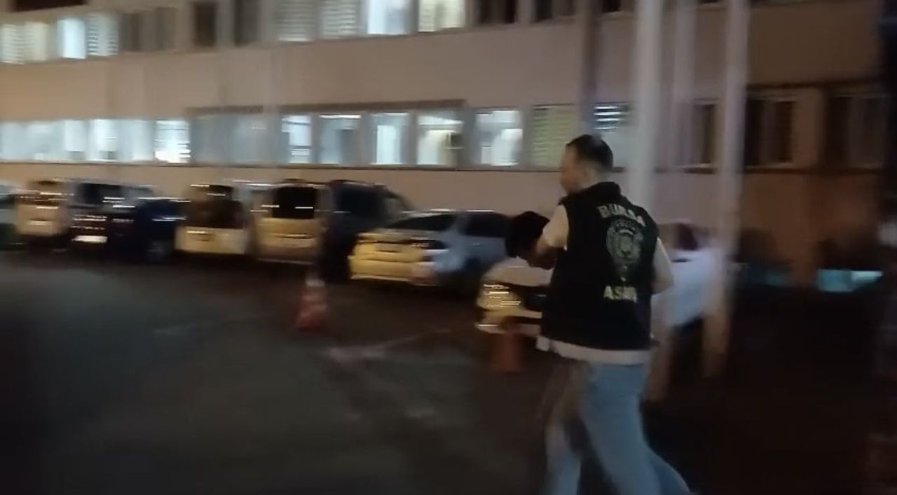 SAHTE BANKACI ORMANA KAÇTI, POLİS "ŞUBEYİ" BASTI