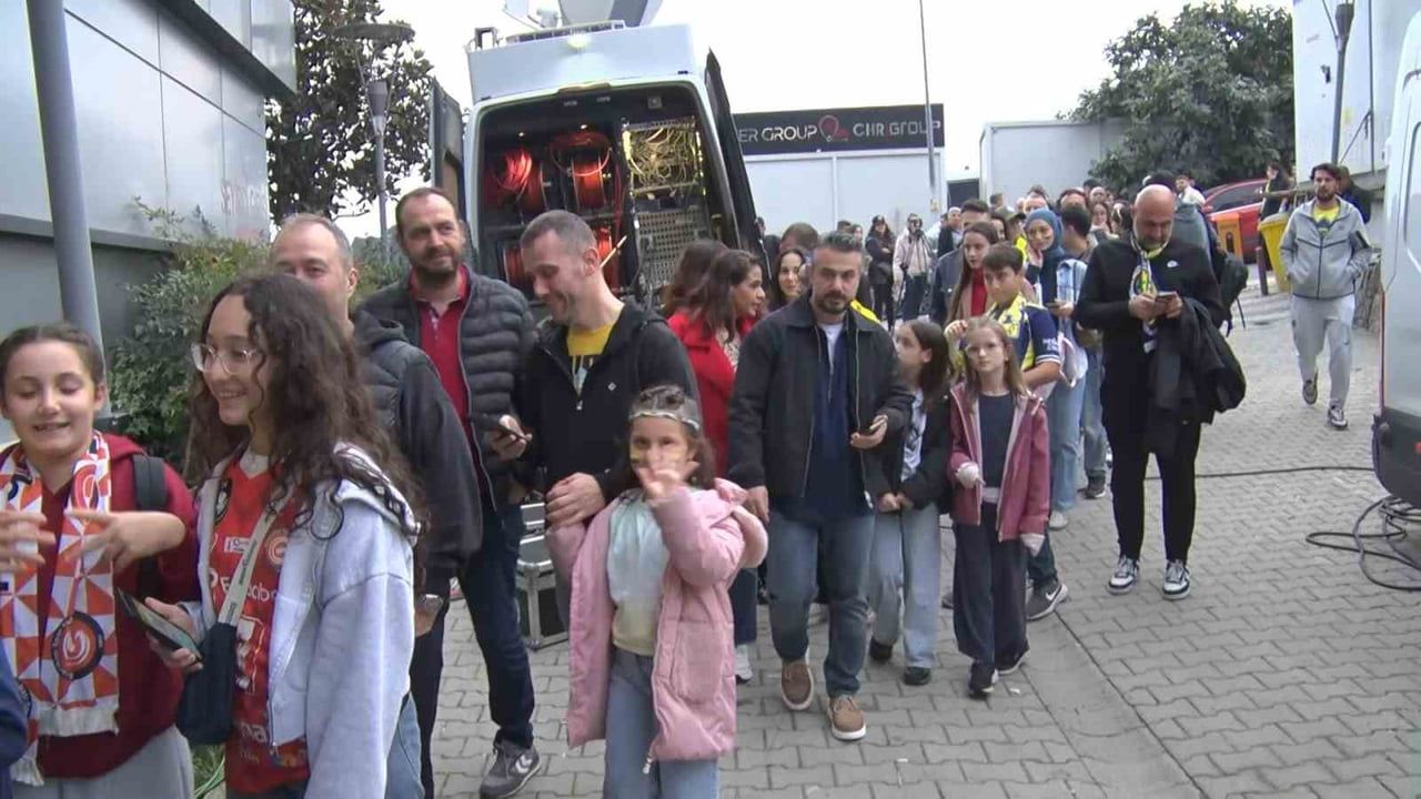 KARŞILAŞMA ÖNCESİNDE UZMAN HEKİMLER DE KADINLARIN HERHANGİ BİR ŞİKÂYETİ OLMASA BİLE DÜZENLİ...