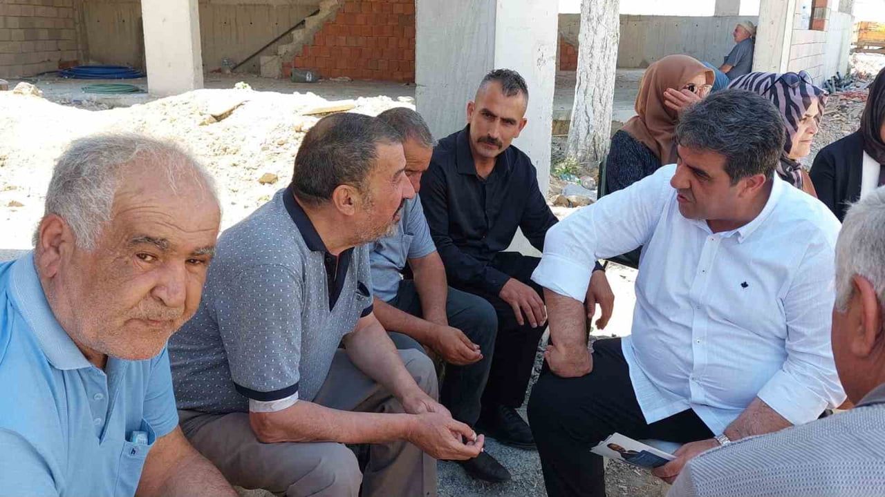 ANAHTAR PARTİ KIRŞEHİR İL BAŞKANI CEMAL KAYA BEYAZ GÖMLEKLİ), LİYAKAT, HUKUK GÜVENLİĞİ, KAMU...