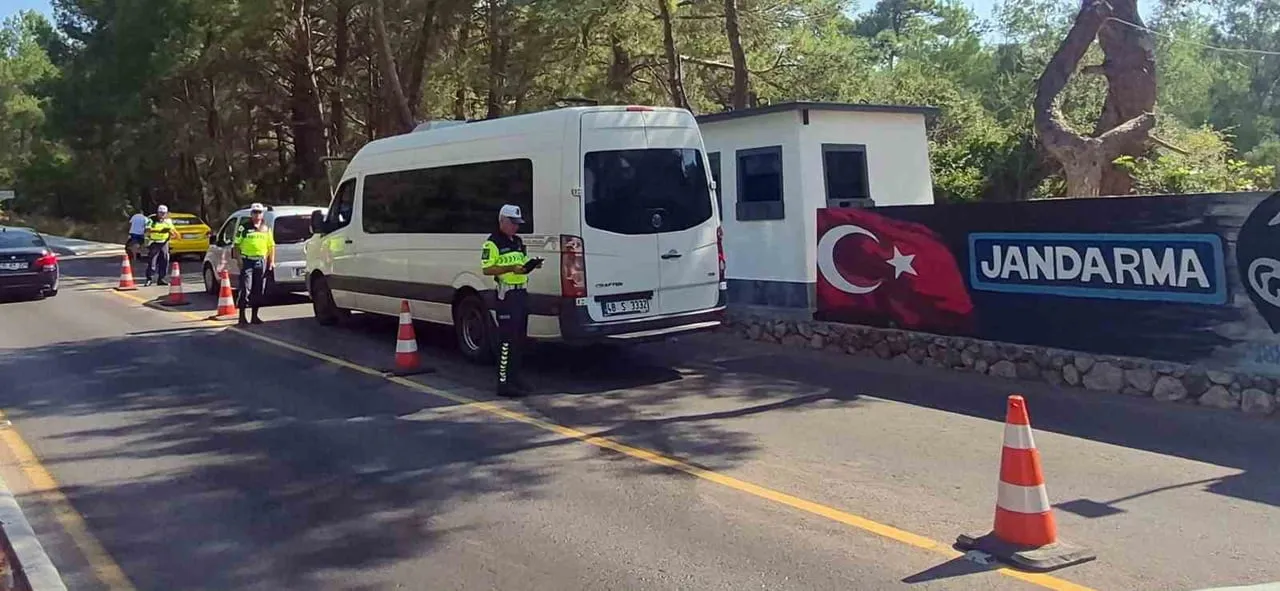 MUĞLA’DA JANDARMA TRAFİK TİMLERİ TARAFINDAN 5-11 EKİM 2026 TARİHLERİ ARASINDA GERÇEKLEŞTİRİLEN...