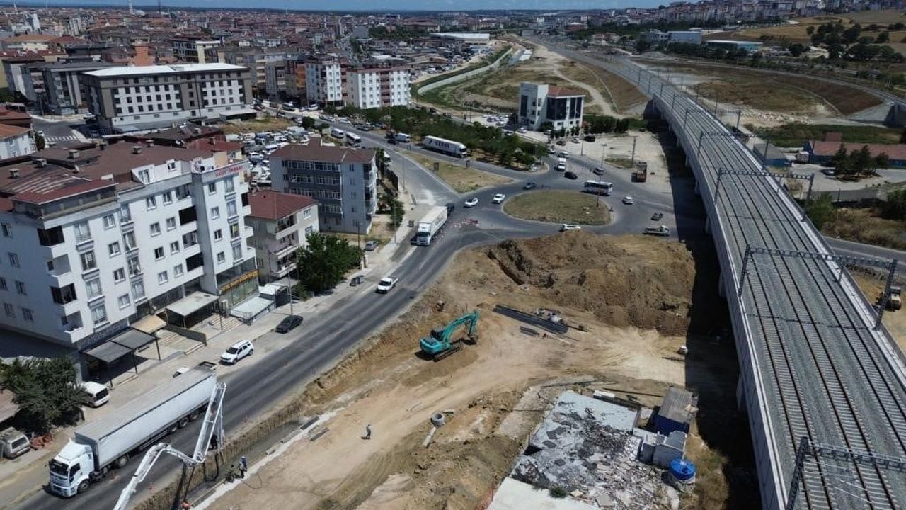 TEKİRDAĞ BÜYÜKŞEHİR BELEDİYESİ TARAFINDAN ÇERKEZKÖY'DE BAŞLATILAN ULAŞIM ÇALIŞMALARI KAPSAMINDA...