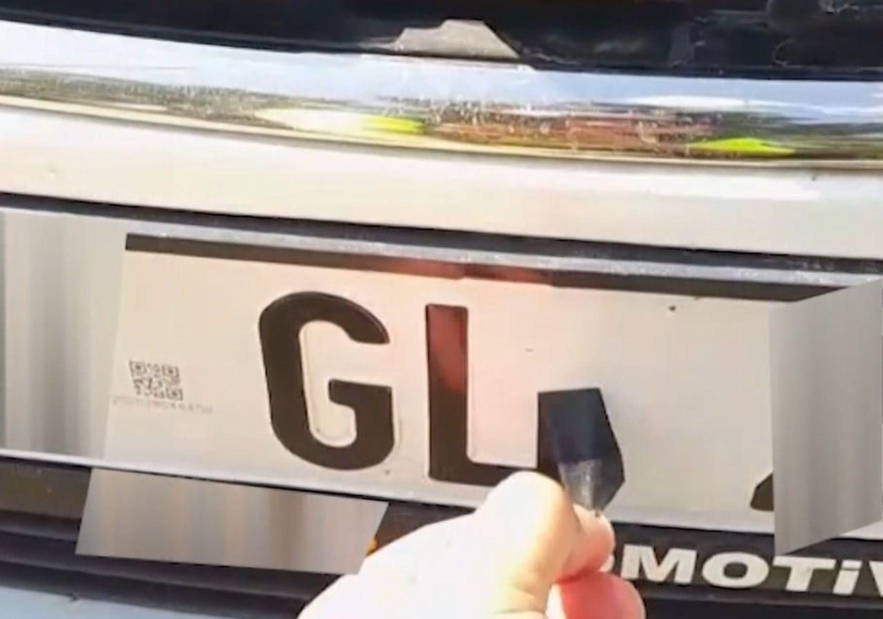 GAZİANTEP'TE PLAKASINI DEĞİŞTİREREK TRAFİKTE SEYREDEN ARAÇ SÜRÜCÜSÜNE JANDARMA EKİPLERİNCE 140 BİN...