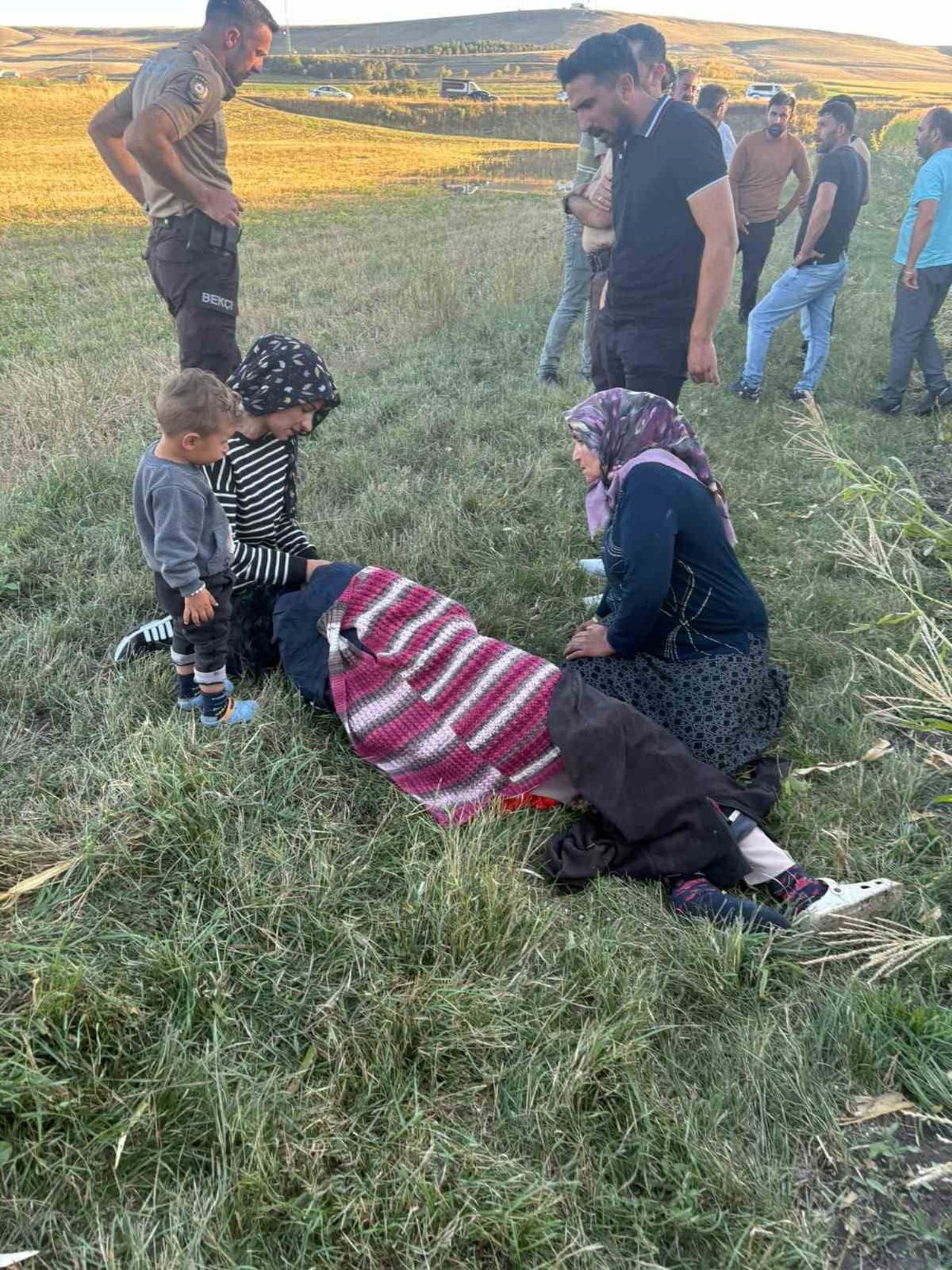 KARS’IN AKYAKA İLÇESİNDE EŞİYLE TARTIŞMASININ ARDINDAN KAYBOLAN KADIN İÇİN EKİPLER SEFERBER OLDU....