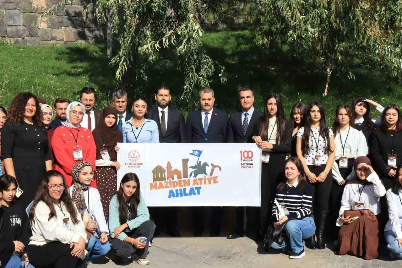 CUMHURBAŞKANLIĞI'NIN HİMAYELERİNDE MİLLİ EĞİTİM BAKANLIĞI’NIN ORGANİZASYON VE YÜRÜTÜCÜLÜĞÜNDE...