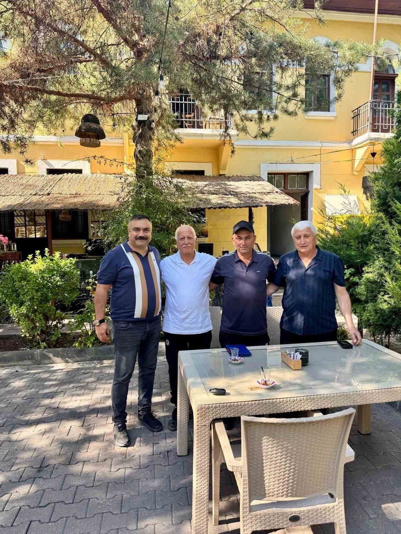 KAYSERİ’NİN KÖKLÜ KULÜPLERİNDEN KAYSERİ DEMİRSPOR; YENİ SEZON ÖNCESİ TEKNİK DİREKTÖRLÜK GÖREVİNDE...
