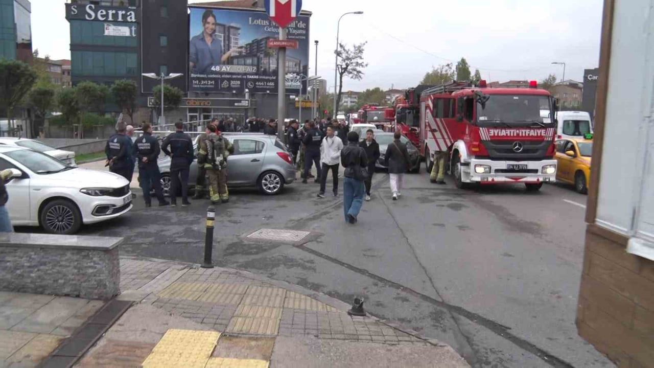ÜMRANİYE'DE M5 ÜSKÜDAR-SULTANBEYLİ METRO HATTININ IHLAMURKUYU İSTASYONUNDA ÇIKAN YANGIN NEDENİYLE...