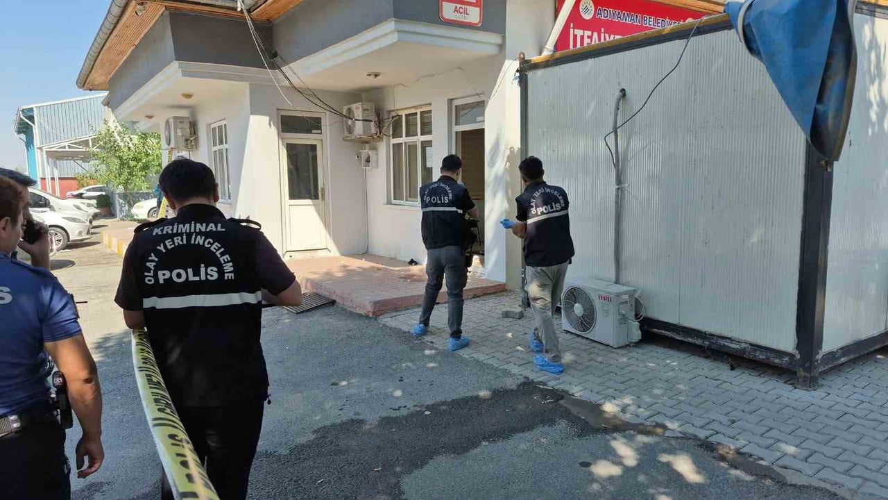 ADIYAMAN BELEDİYESİ EK HİZMET BİNASI BAHÇESİNDE 3 KİŞİNİN YARALANDIĞI SİLAHLI SALDIRININ, BELEDİYE...