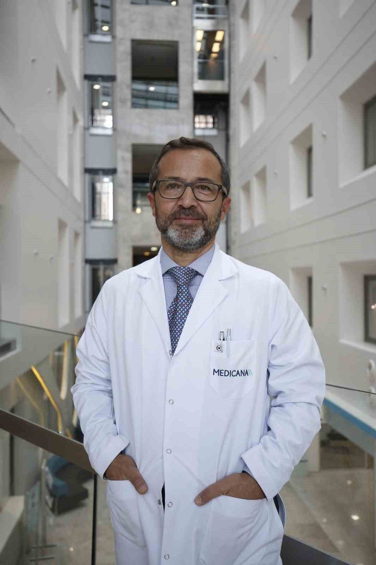 FİZİK TEDAVİ VE REHABİLİTASYON HEKİMİ UZM. DR. SERDAR YURTÇU, ÇANTA SEÇİMİ VE KULLANIMINDA...