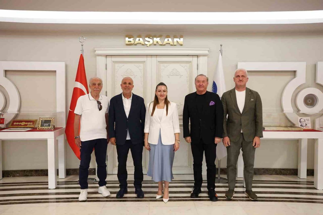 BAŞKAN VEKİLİ BÜŞRA ÖZDEMİR ALANYASPOR YÖNETİMİNİ AĞIRLADI