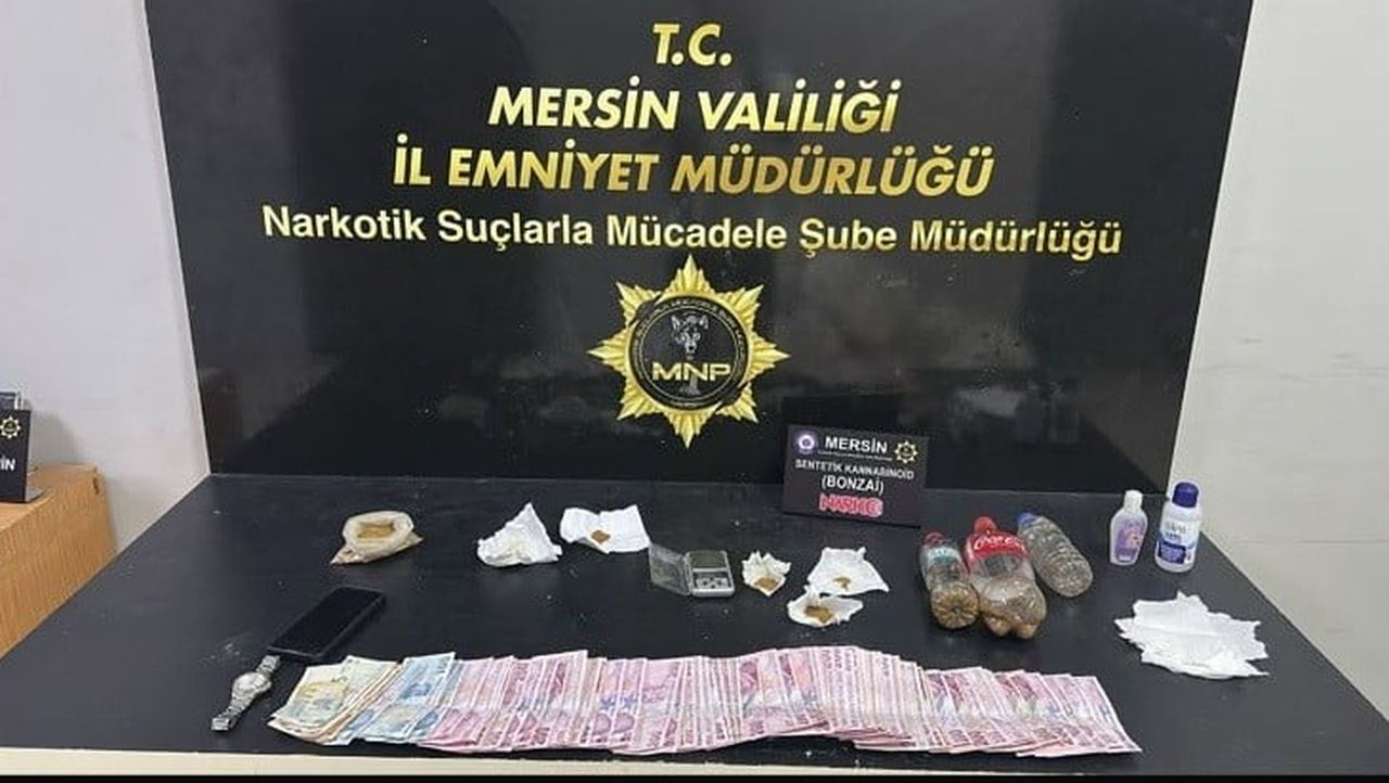 ŞAHSIN ÜSTÜNDE VE EVİNDE BİR MİKTAR SENTETİK KANNABİNOİD, 1 ADET HASSAS TERAZİ İLE SUÇTAN ELDE...