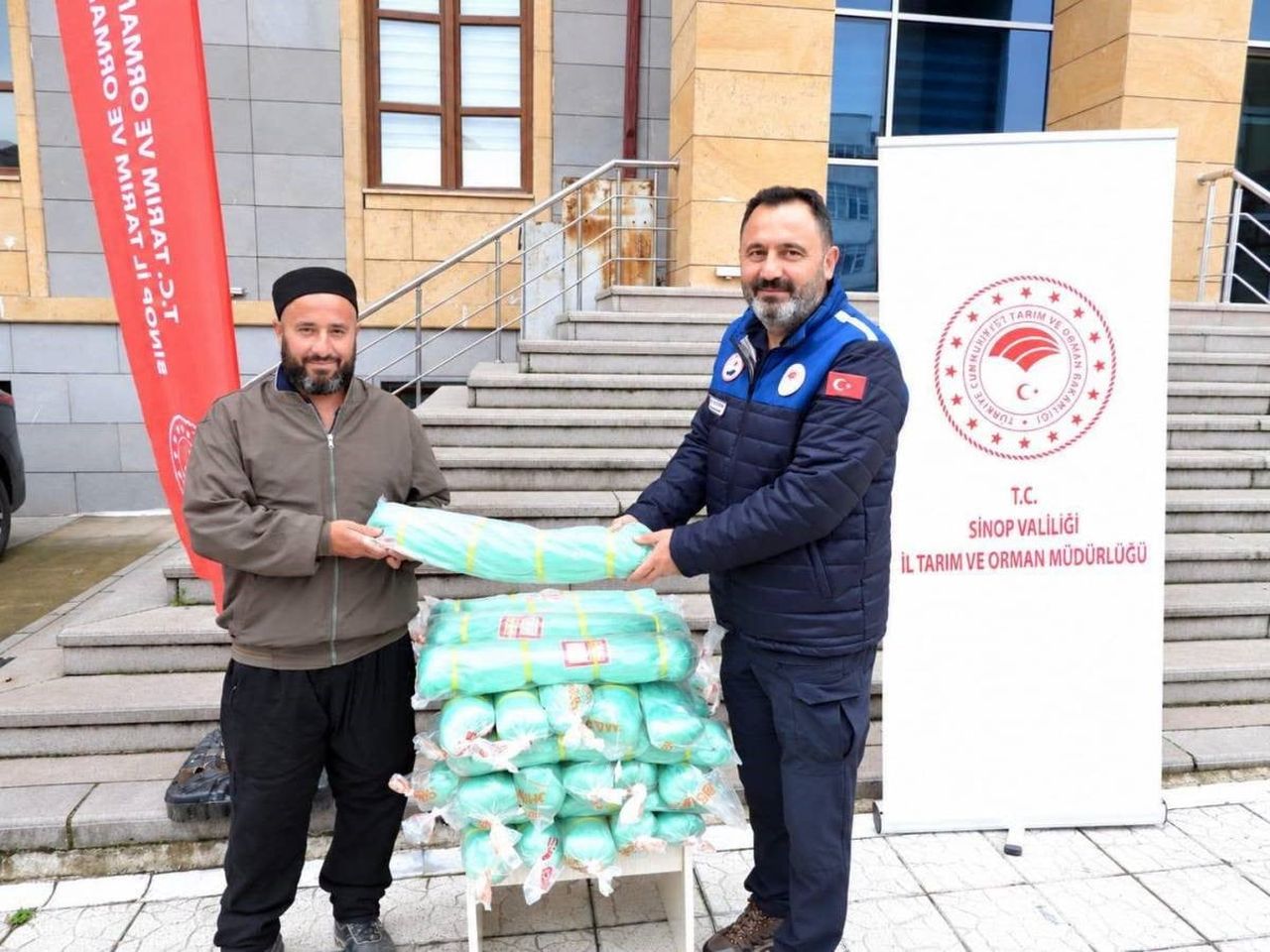 SİNOP’UN DURAĞAN İLÇESİNDE, ALTINKAYA BARAJ GÖLÜ’NDE FAALİYET GÖSTEREN GELENEKSEL BALIKÇILARA...