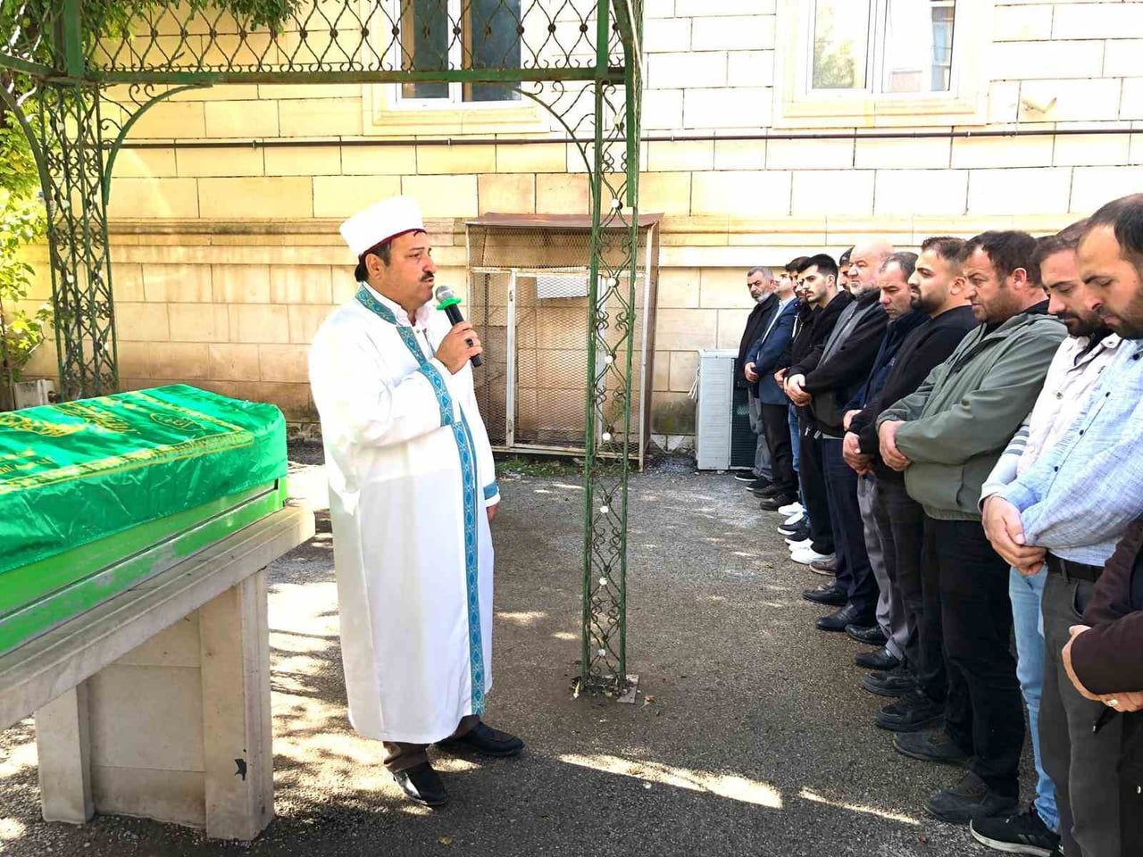 ERZURUM’UN YARDIMSEVER ESNAFLARINDAN, BİR SÜREDİR TEDAVİ GÖREN VE ÖNCEKİ GÜN HAYATINI KAYBEDEN 52...