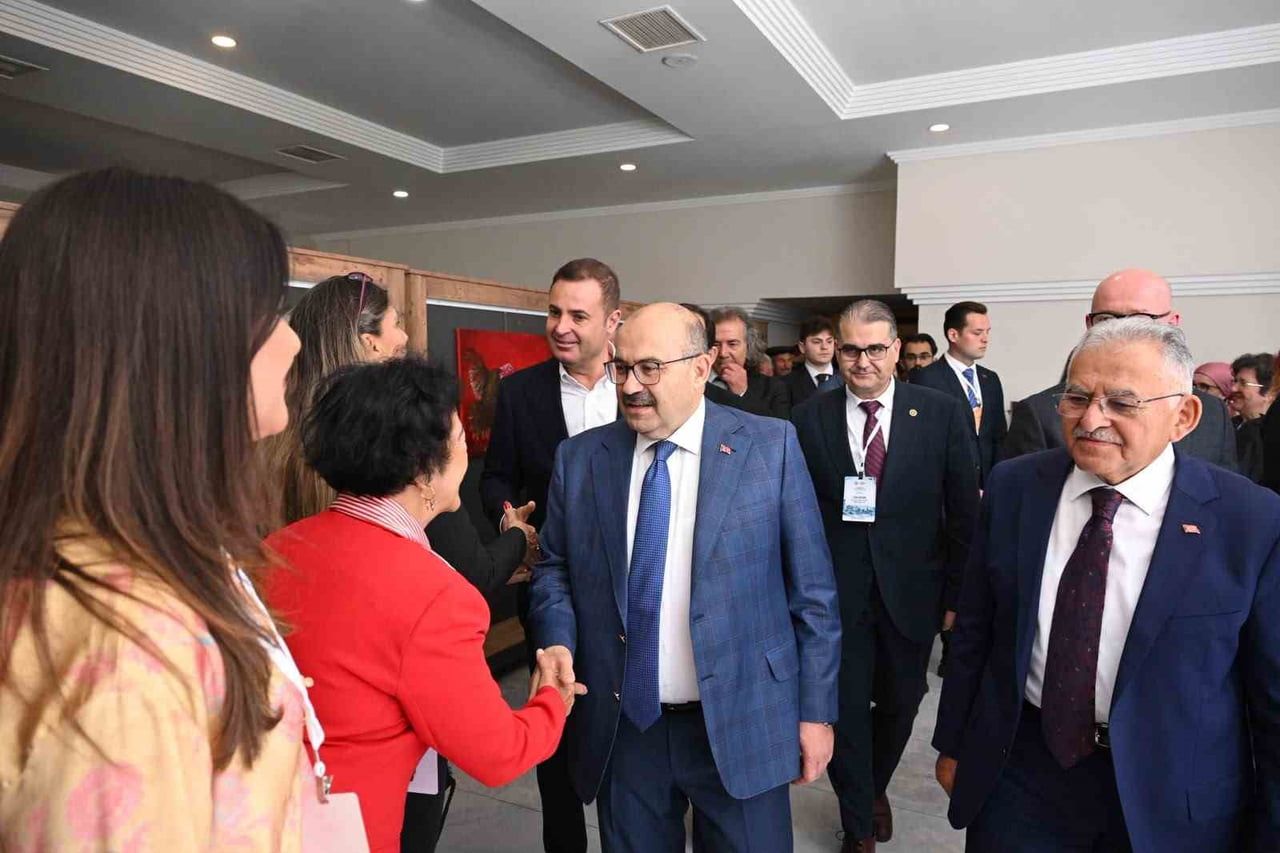 BALIKESİR BÜYÜKŞEHİR BELEDİYE BAŞKANI AHMET AKIN VE EŞİ ARBİL AKIN, PAMUKÇU ONHANN TERMAL...