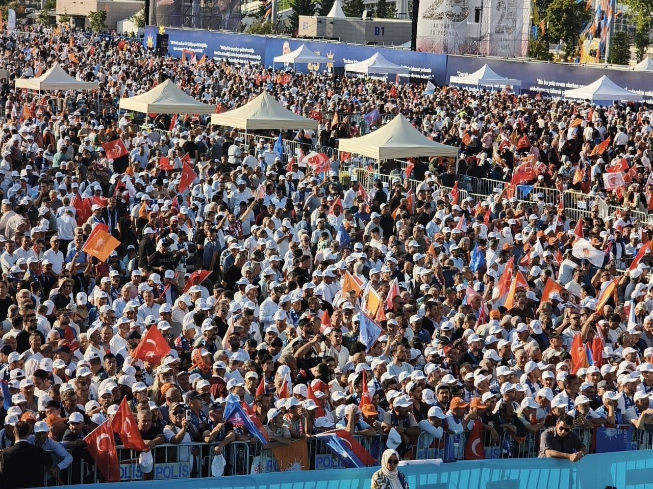 AK PARTİ'NİN 25'İNCİ KURULUŞ YIL DÖNÜMÜ DOLAYISIYLA ANKARA MİLLET BAHÇESİ'NDE DÜZENLENECEK MİTİNG...