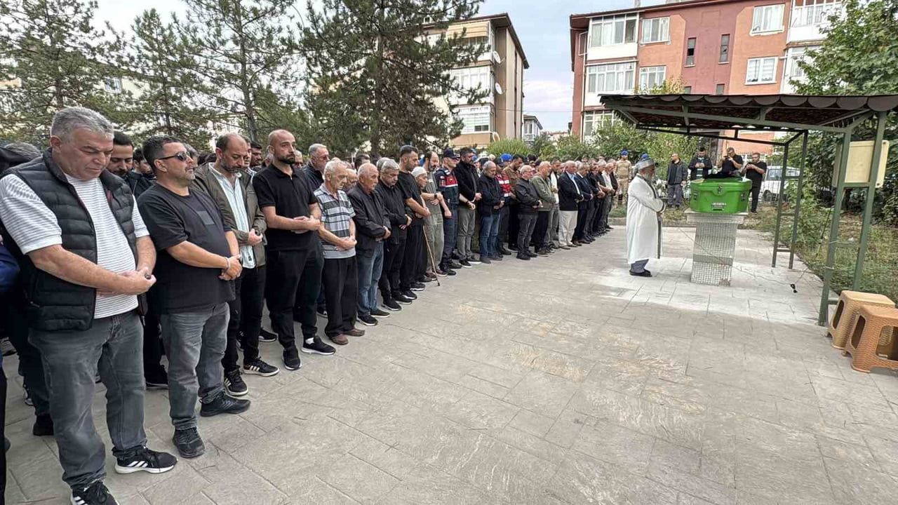 BARTIN'IN AMASRA İLÇESİNDE MEYDANA GELEN TRAFİK KAZASINDA HAYATINI KAYBEDEN MÜZİK ÖĞRETMENİ CANSU...