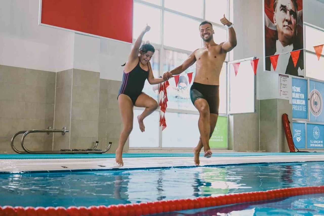 AYDIN’DA ÖZEL SPORCULAR, PINARBAŞI YÜZME HAVUZU’NDA DÜZENLENEN ÇALIŞMALARLA YÜZME SPORUYLA...