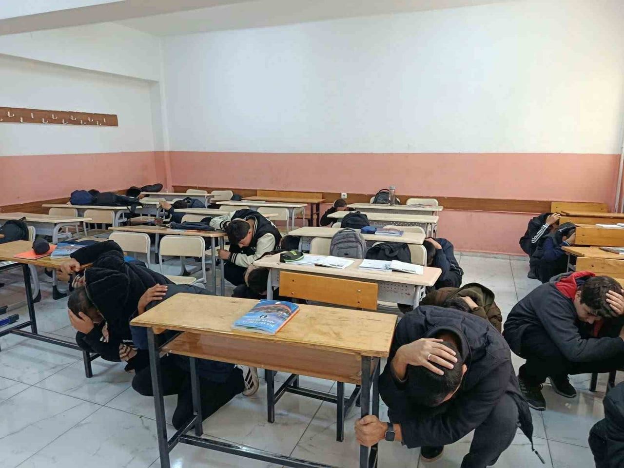 ELAZIĞ’DA ÖĞRENCİLERE AFET FARKINDALIK EĞİTİMİ