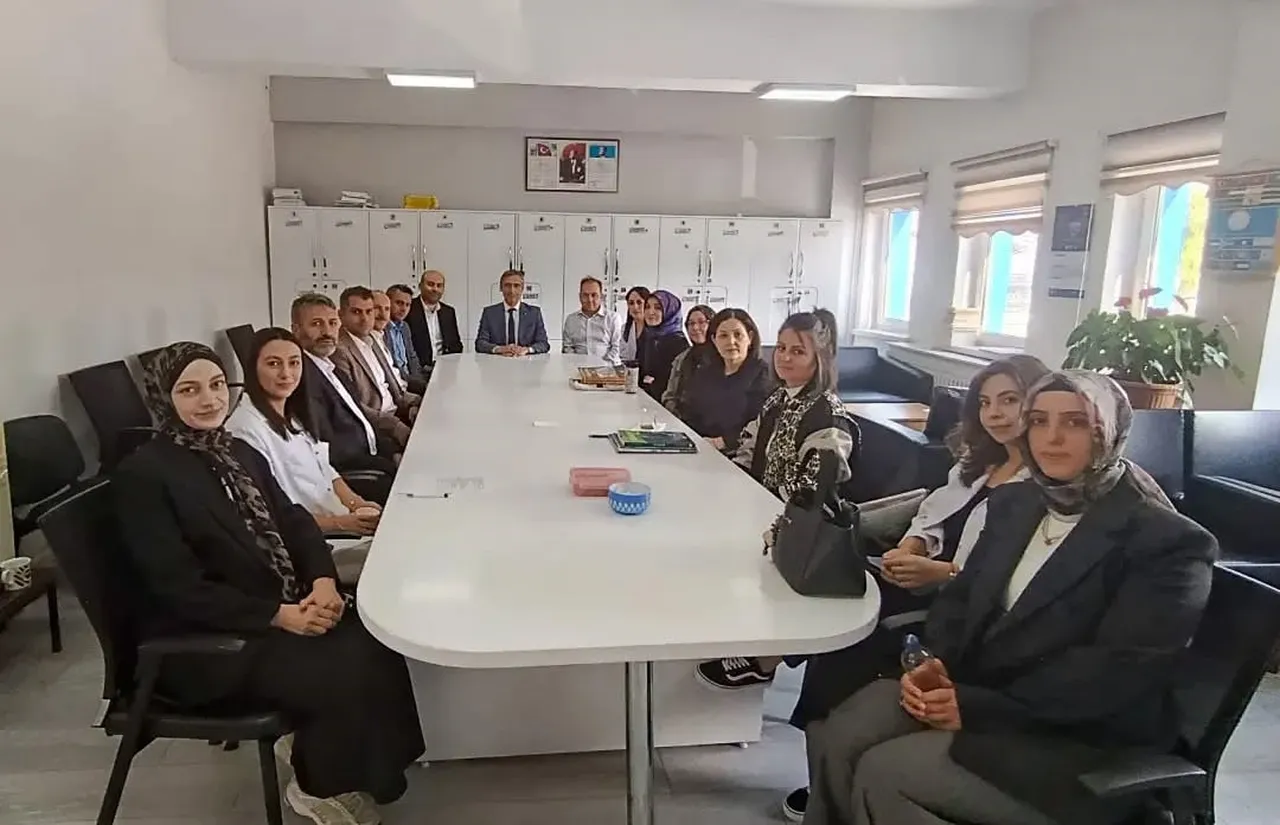 KAHRAMAN, OKULLARDA EĞİTİM ÇALIŞMALARINI İNCELEDİ
