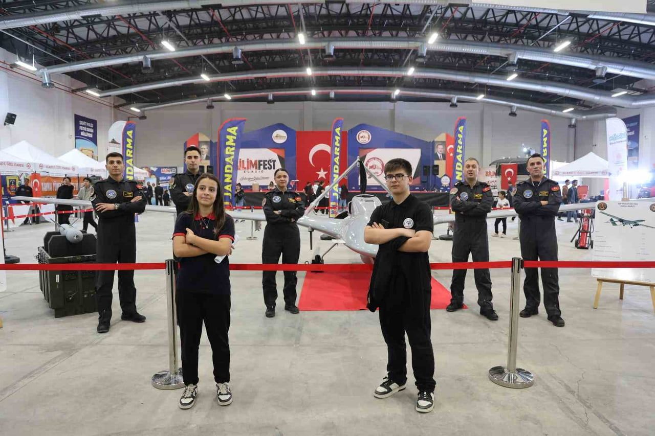 ELAZIĞ'DA YENİ TEKNOLOJİ ÜRÜN VE SİSTEMLERİNİN SERGİLENDİĞİ "BİLİMFEST ELAZIĞ", ZİYARETÇİLERİNİ...