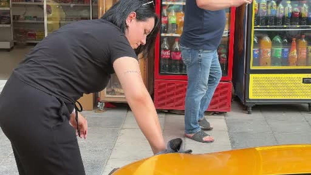 Servis şoförlüğünden taksiciliğe: Erkeklere meydan okuyan kadın