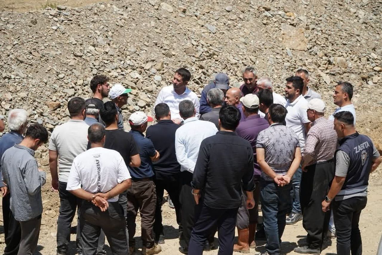 FEKE BELEDİYE BAŞKANI CÖMERT ÖZEN SAHADA “HER MAHALLEMİZE AYNI GAYRETLE HİZMET EDECEĞİZ”