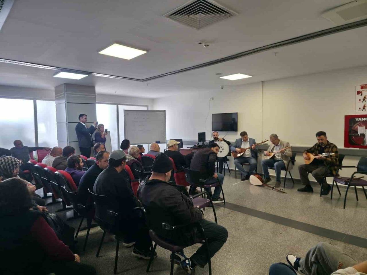 ERZİNCAN'DA RUH SAĞLIĞI HİZMETLERİNE SANAT DESTEĞİ